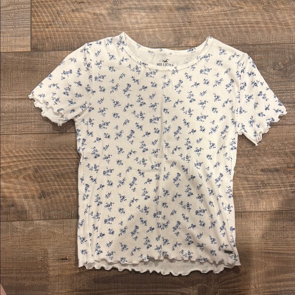 Hollister White Tee with Blue Floral Design Size XS